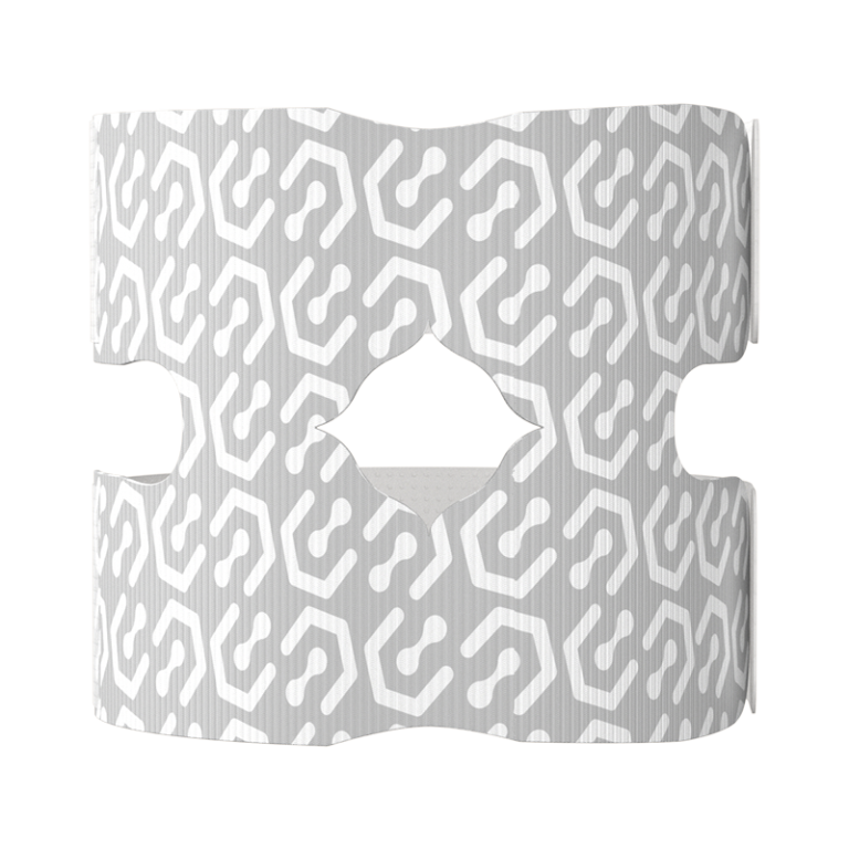 C40 Self-Heating Knee Warm Patch: contoured patch shape with central opening.