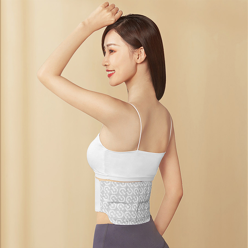 B40 Self-Heating Waist Warm Patch: rear wearing view showing patch position.