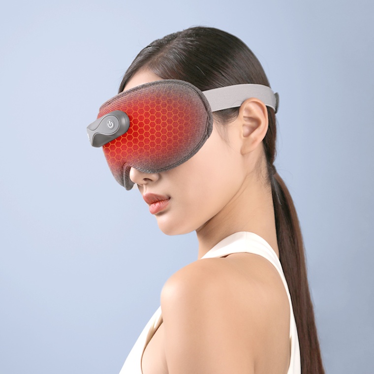Graphene Heated Nasal Comfort Eye Mask: side wearing view showing the head strap.